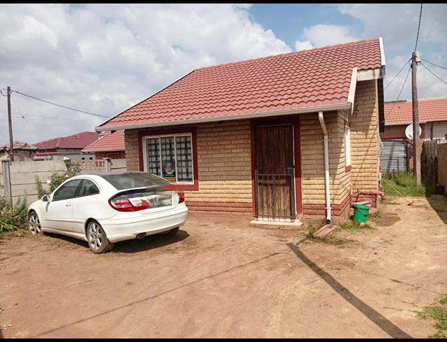 2 BEDROOM HOUSE FOR SALE IN BEVERLY HILLS